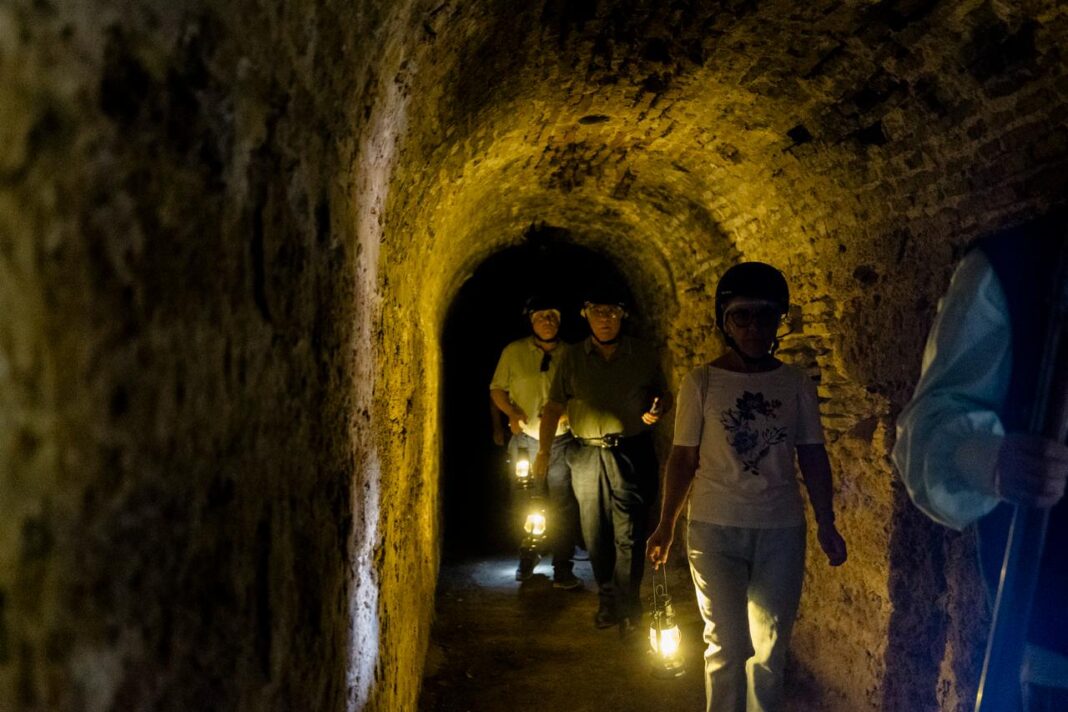 Cádiz abre al público las Cuevas de María Moco bajo el Frente de Tierra