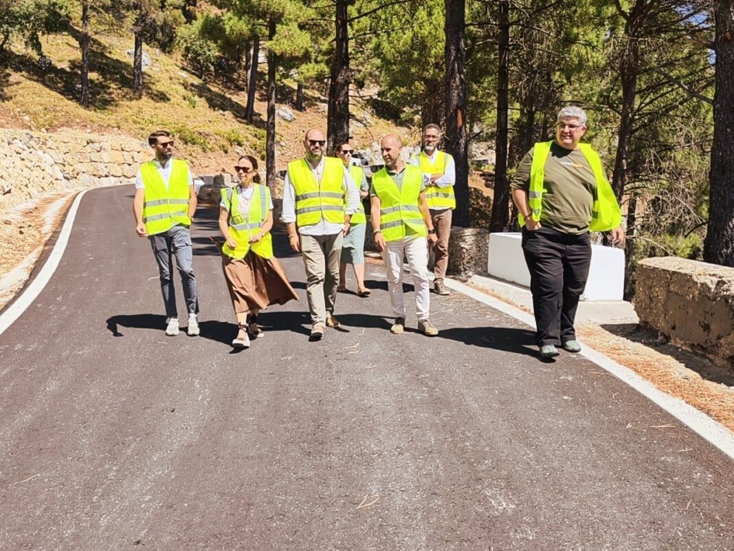 La Diputación de Cádiz invierte más de un millón de euros en la CA-9104 entre Grazalema y Zahara
